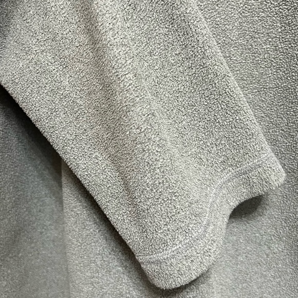 The North Face 1/4 zip - Picture 6 of 8